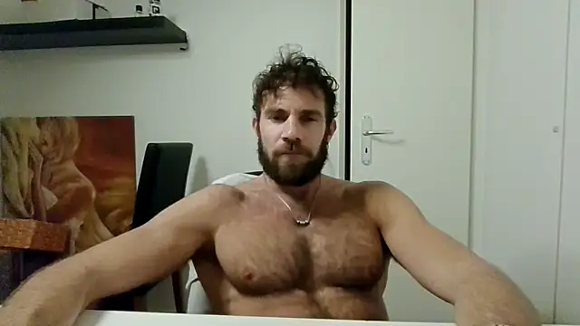Snapshot of alpha-hunk chatting on 11.04.25 alpha-hunk online show from 11.04.25