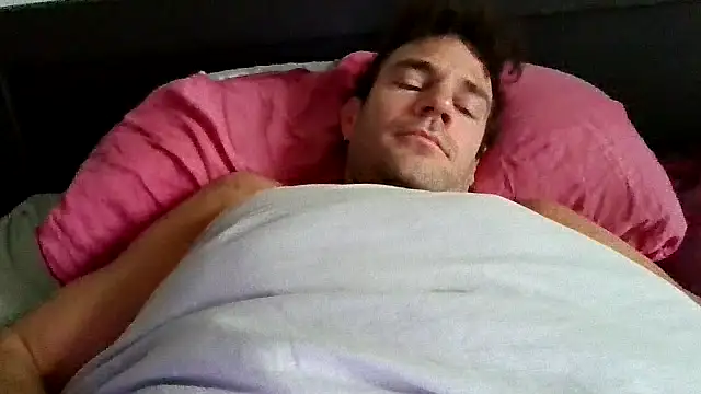 Snapshot of alpha-hunk chatting on 11.08.25 alpha-hunk online show from 11.08.25