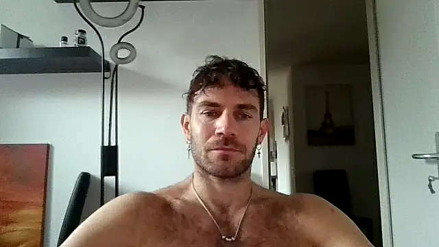 Snapshot of alpha-hunk chatting on 11.17.25 alpha-hunk online show from 11.17.25