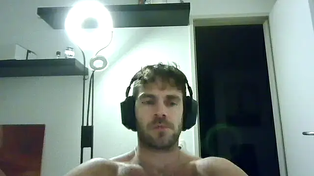 Snapshot of alpha-hunk chatting on 11.18.25 alpha-hunk online show from 11.18.25