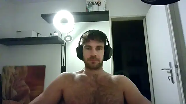 Snapshot of alpha-hunk chatting on 11.19.25 alpha-hunk online show from 11.19.25