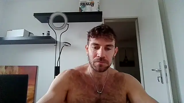 Snapshot of alpha-hunk chatting on 11.24.25 alpha-hunk online show from 11.24.25