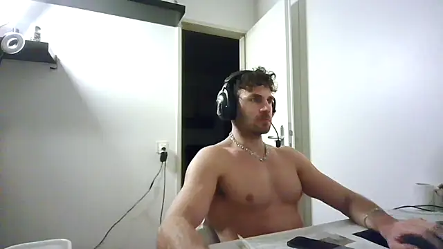 Snapshot of alpha-hunk chatting on 12.13.25 alpha-hunk online show from 12.13.25