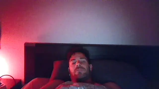 Snapshot of alpha-hunk chatting on 12.17.25 alpha-hunk online show from 12.17.25