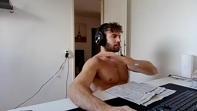 Snapshot of alpha-hunk chatting on 01.06.26 alpha-hunk online show from 01.06.26