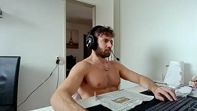 Snapshot of alpha-hunk chatting on 01.12.26 alpha-hunk online show from 01.12.26