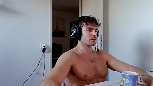 Snapshot of alpha-hunk chatting on 01.15.26 alpha-hunk online show from 01.15.26