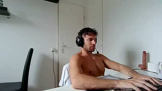 alpha-hunk online show from 04.10.26