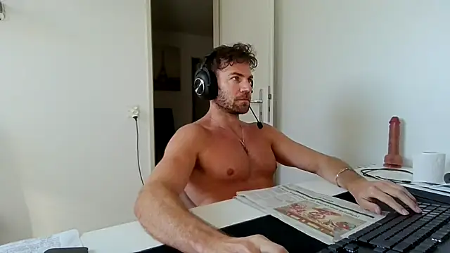 alpha-hunk online show from 04.16.26