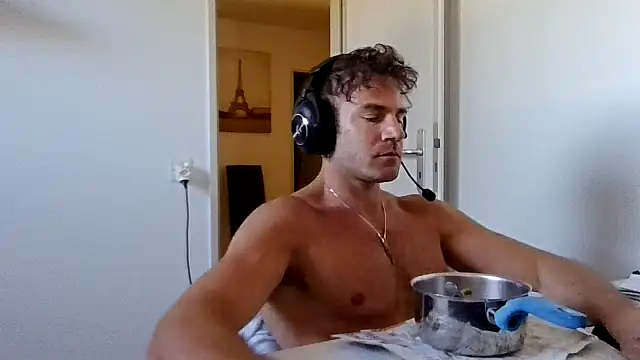 Snapshot of alpha-hunk chatting on 04.24.26 alpha-hunk online show from 04.24.26