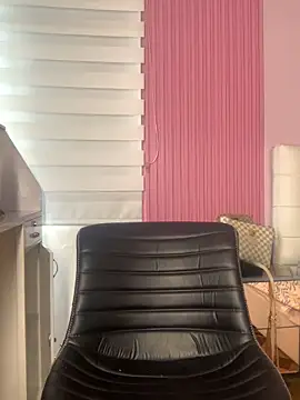 Kyna euphoria online show from 12.17.24