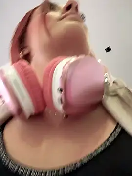 ariiel  online show from 12.03.24