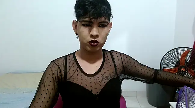 Snapshot of estefania224 chatting on 02.21.25 estefania224 online show from 02.21.25