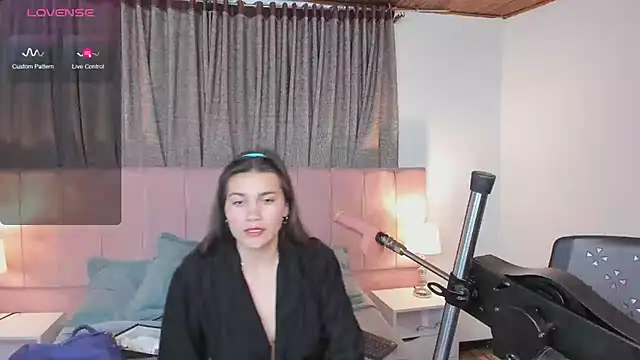 Snapshot of aurora_divine chatting on 03.20.25 aurora divine online show from 03.20.25
