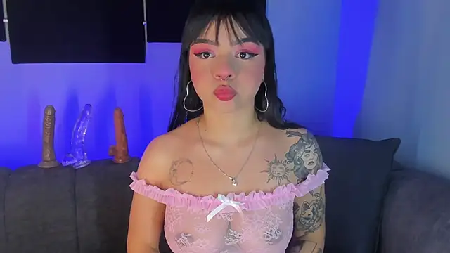 Snapshot of maddy_walker chatting on 12.11.24 maddy walker online show from 12.11.24