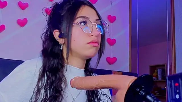 MadyJackson online show from 04.07.26