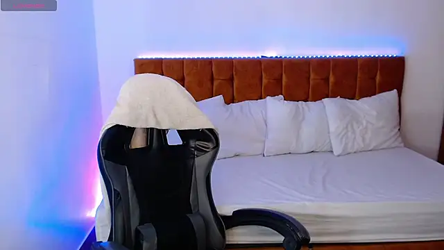 alexiaaross online show from 11.14.25