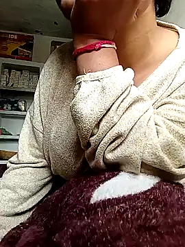 Snapshot of ruhi2003 chatting on 12.02.24 ruhi2003 online show from 12.02.24