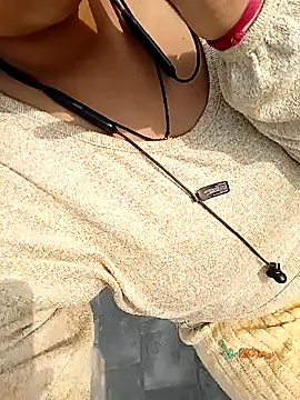 Snapshot of ruhi2003 chatting on 12.09.24 ruhi2003 online show from 12.09.24