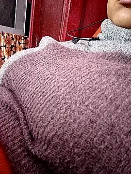 Snapshot of ruhi2003 chatting on 12.12.24 ruhi2003 online show from 12.12.24