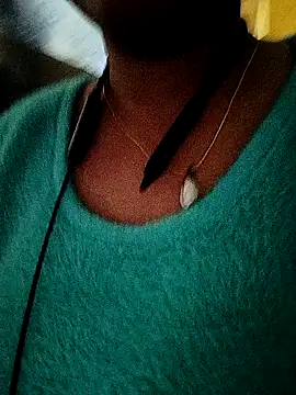 Snapshot of ruhi2003 chatting on 12.21.24 ruhi2003 online show from 12.21.24