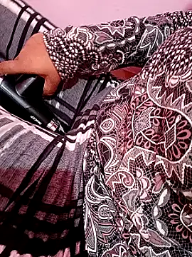 Snapshot of ruhi2003 chatting on 01.29.25 ruhi2003 online show from 01.29.25