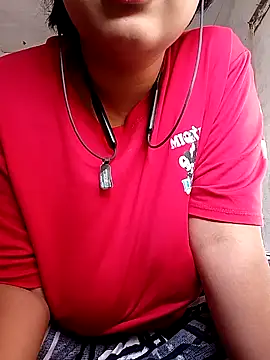 Snapshot of ruhi2003 chatting on 02.13.25 ruhi2003 online show from 02.13.25