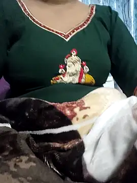 Snapshot of Dr_Chhaya chatting on 03.03.25 Dr Chhaya online show from 03.03.25