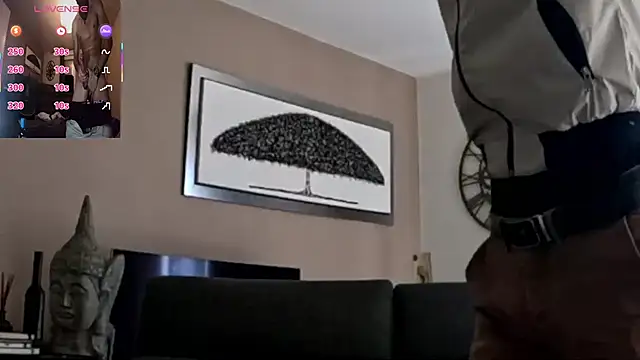 Snapshot of ApollonFit_x69 chatting on 10.16.25 ApollonFit x69 online show from 10.16.25