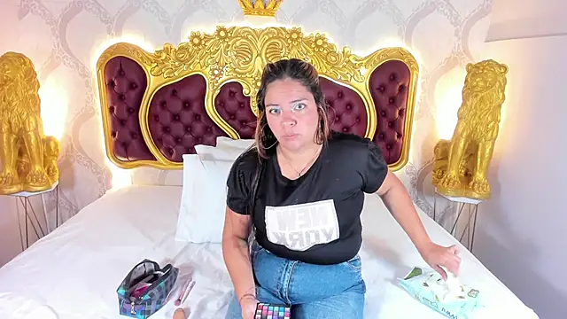 KendralHolson online show from 10.29.25