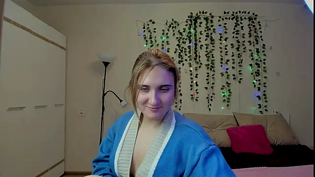 Miss Elsa  online show from 10.14.25