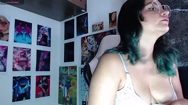Snapshot of gigiqueen_18 chatting on 06.04.26 gigiqueen 18 online show from 06.04.26