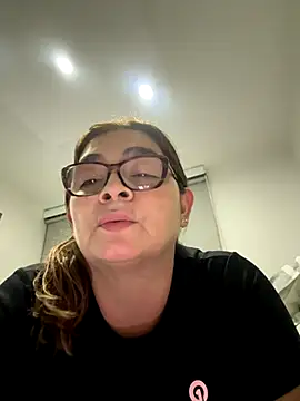 AntonellaAlondra4 online show from 11.30.25