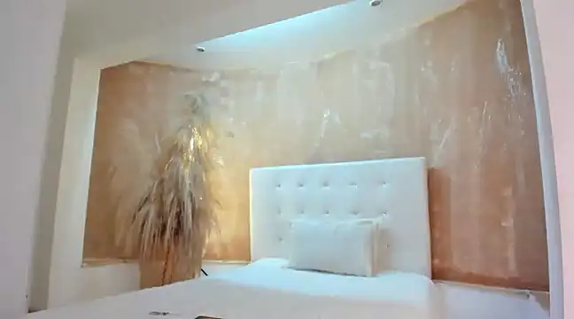 APRILL FOXX online show from 03.05.25