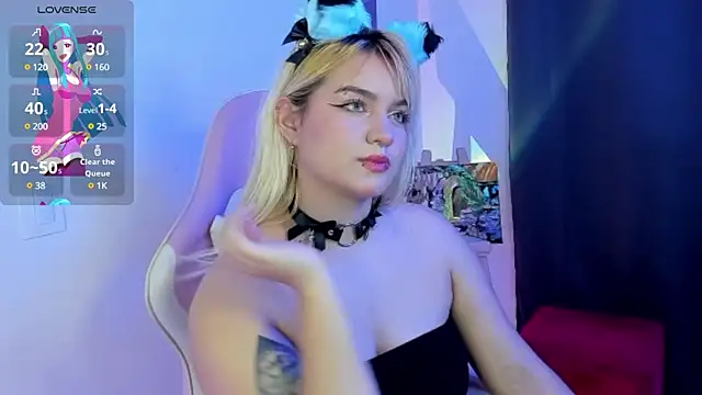 Snapshot of Pretty__zoe chatting on 02.07.25 Pretty  zoe online show from 02.07.25