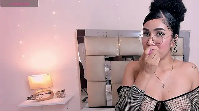 Snapshot of saraandstiven chatting on 01.13.25 saraandstiven online show from 01.13.25