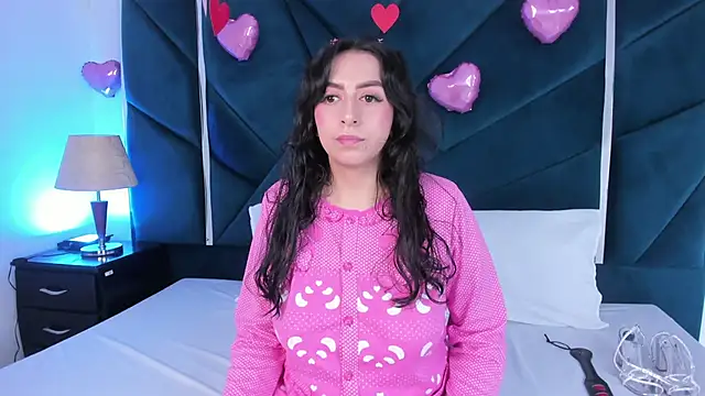 Snapshot of AlondraMendez chatting on 02.18.25 AlondraMendez online show from 02.18.25