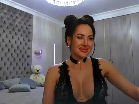 TianaPosh online show from 02.04.25