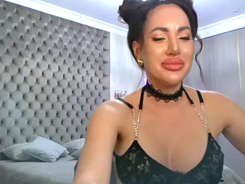 TianaPosh online show from 03.20.25