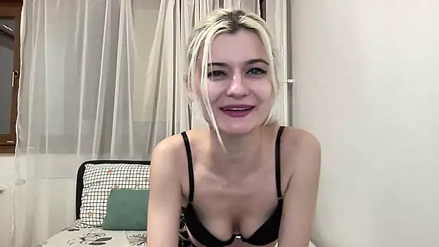 Snapshot of Onika_Love chatting on 04.25.26 Onika Love online show from 04.25.26
