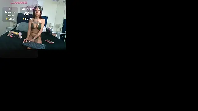 IssabellaJones online show from 11.22.25