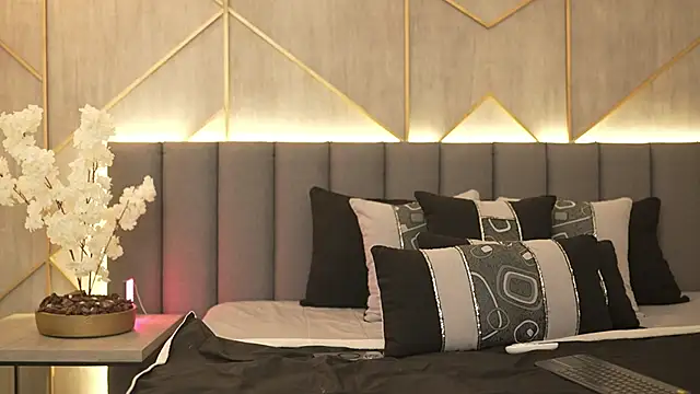 miia blake online show from 02.22.25