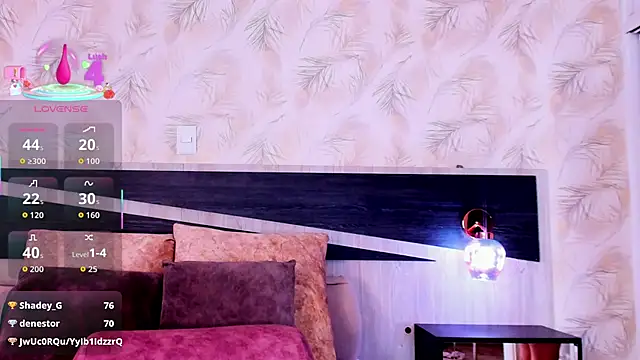 nicolle pierce online show from 12.04.25