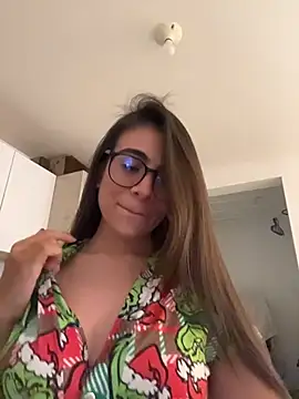 Snapshot of MariaIsabella8 chatting on 05.19.26 MariaIsabella8 online show from 05.19.26