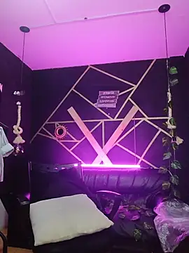 Gelena Black online show from 11.17.25