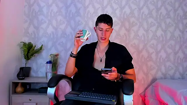 Dorianmistery2322  online show from 01.22.25