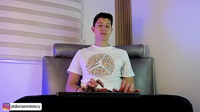 Dorianmistery2322  online show from 02.14.26