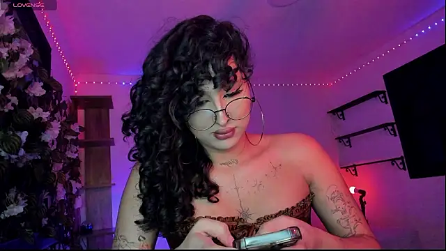 Heka Prudence online show from 03.25.26