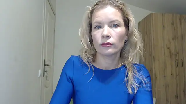 Juli julyyy online show from 01.11.25