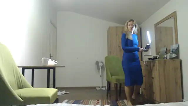 Juli julyyy online show from 01.12.25